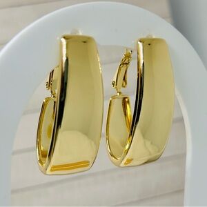 Elegant Gold Hoop Earrings